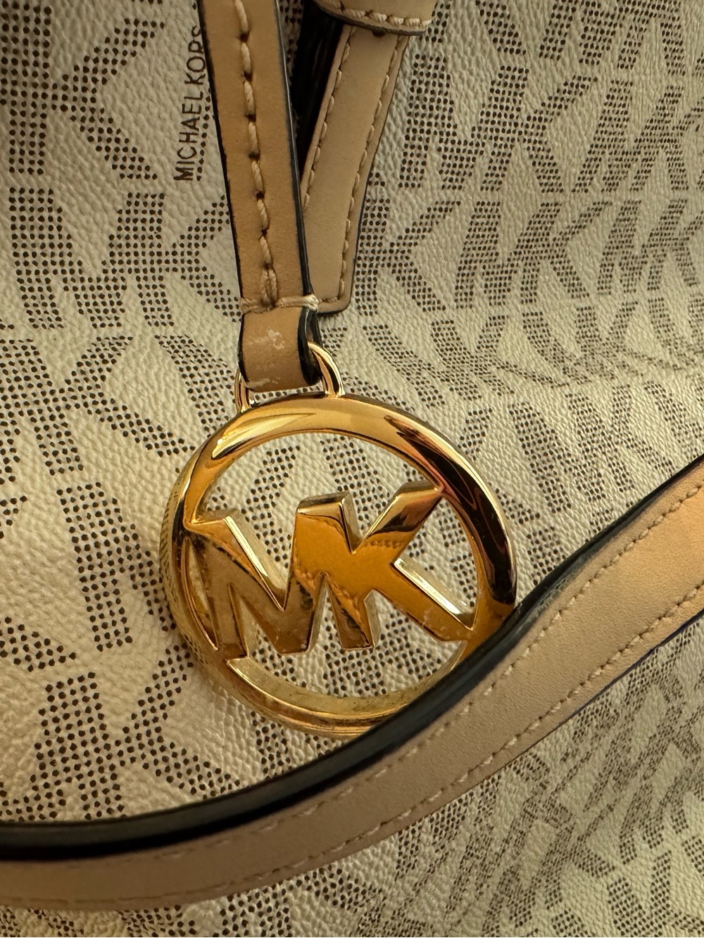 Michael Kors Jet Set Large Logo Top Zip Tote in the Vanilla/Beige Color-Way - Picture 13 of 14